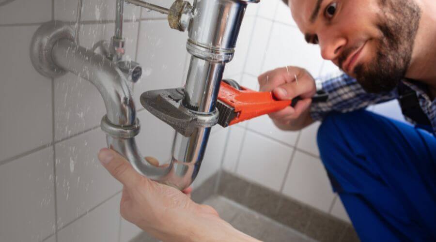 Expert burst pipe repair services in Yettem, CA